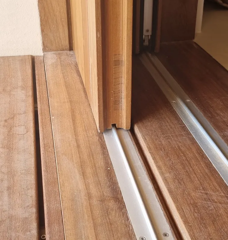 3 Mares: detalle puerta