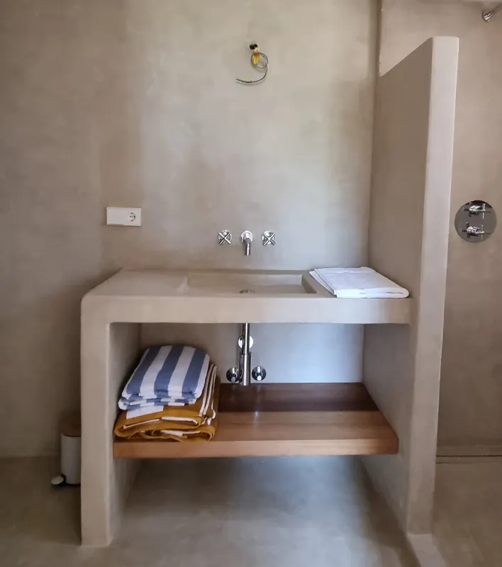 3 Mares: interior lavamanos