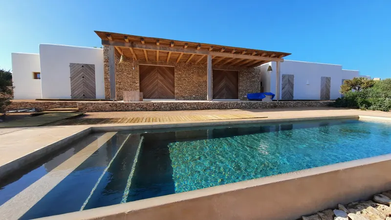 Casa Vida: fachada piscina