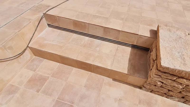 Ses Algues 1: detalle escalón